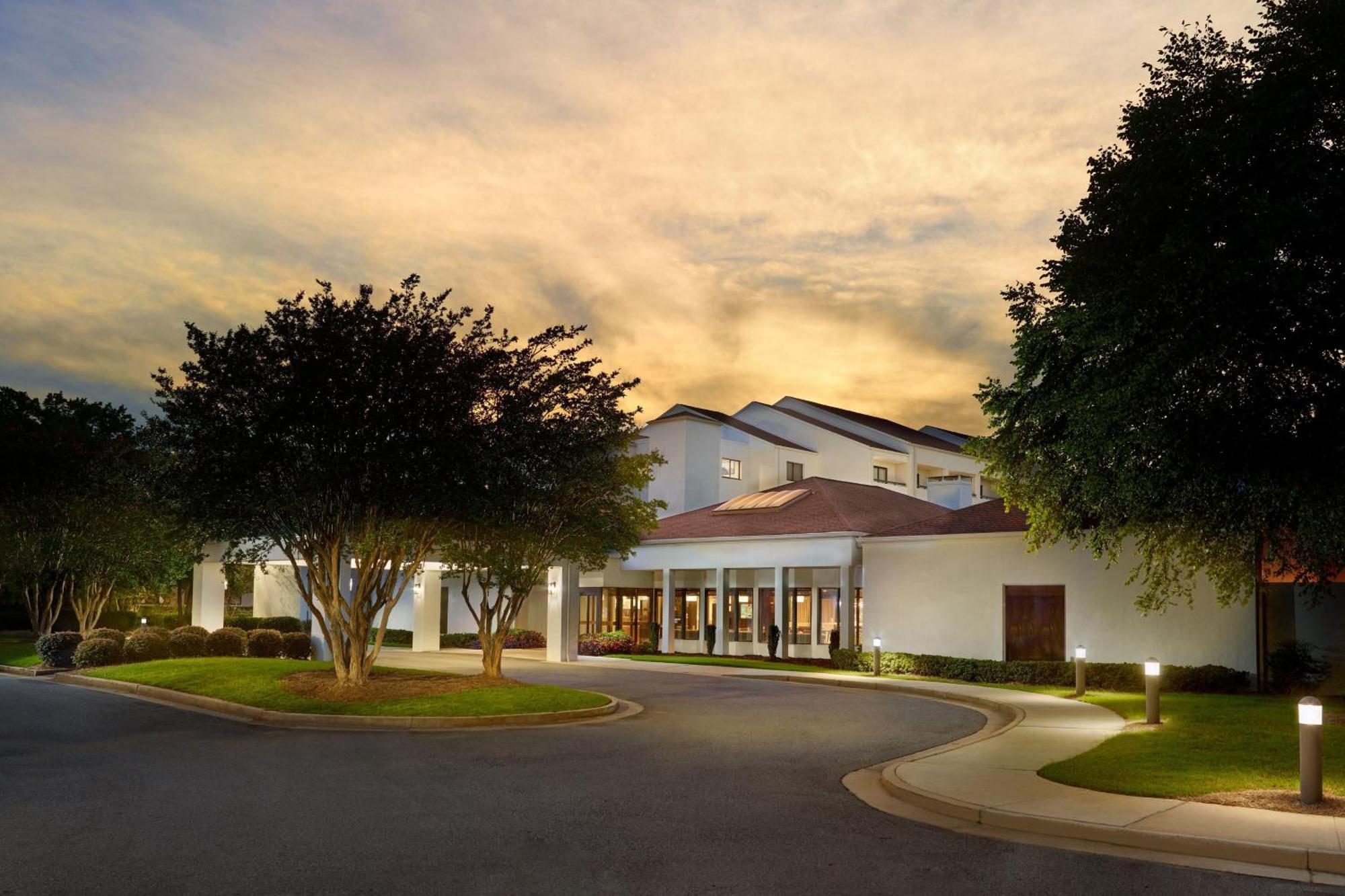 Hotel Courtyard By Marriott Atlanta Executive Park/Emory Exterior foto